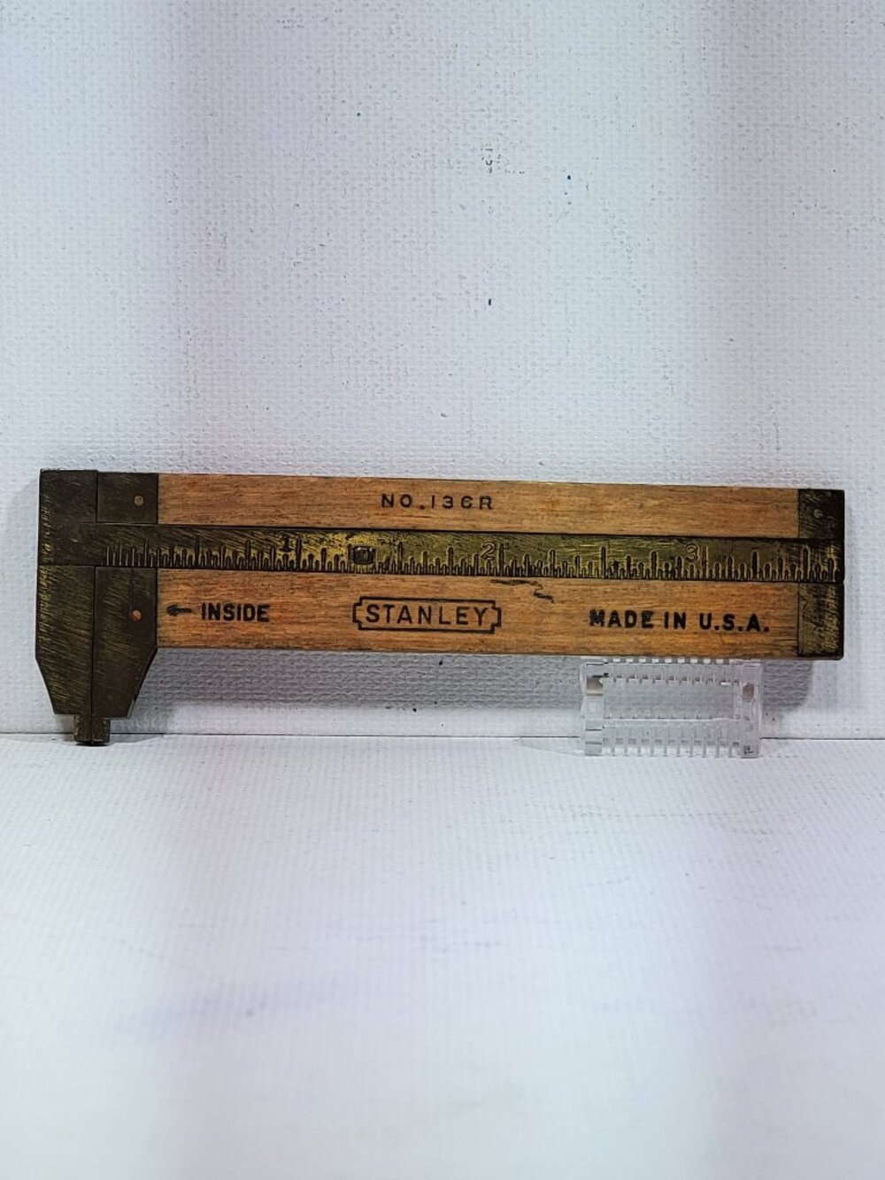 VINTAGE STANLEY NO. 136-R BOXWOOD & BRASS 4 INCH INSIDE AND OUTSIDE CALIPER, USA